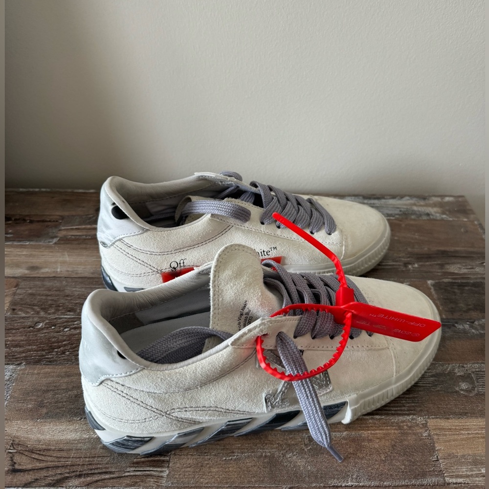 OFF WHITE VULC LOWTOP SNEAKER